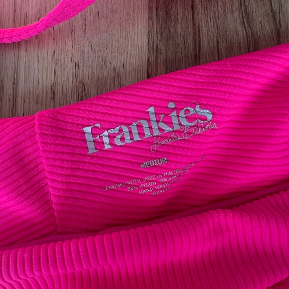 Frankie’s bikini cole in fuchsia - Picture 5 of 6